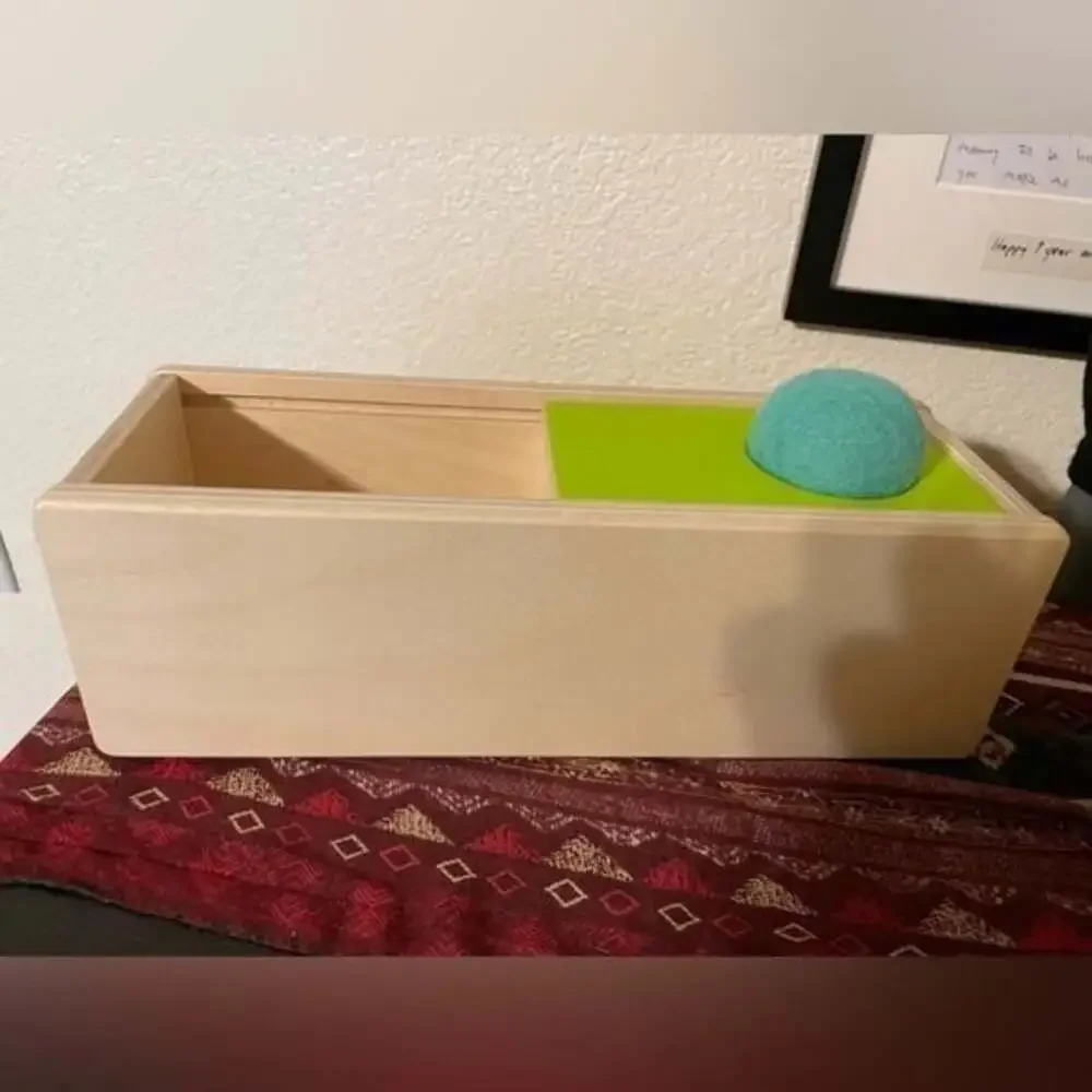 Lovevery Sliding Top Box With Ball